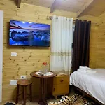Apartament Bujtina Shpella E Plakes Cercan Librazhet