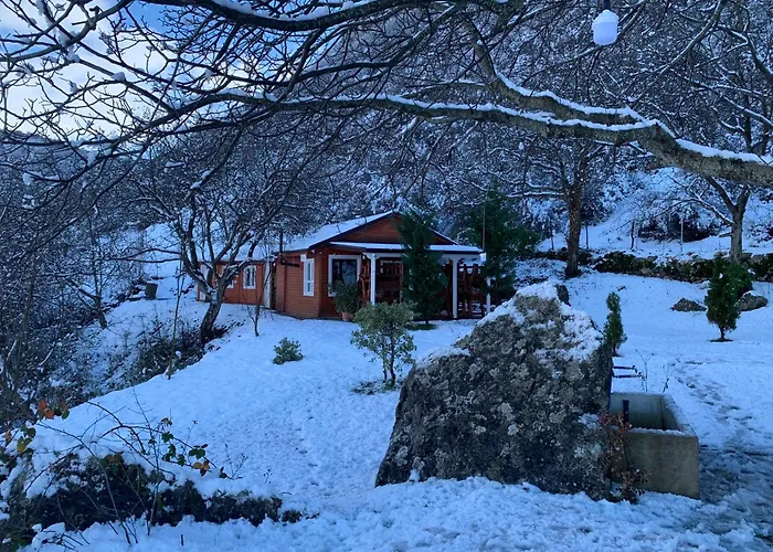 Apartament Bujtina Shpella E Plakes Cercan *