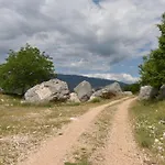 Apartment Bujtina Shpella E Plakes Cercan