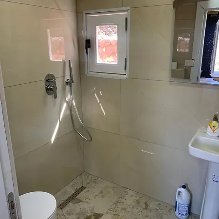 Bujtina Shpella E Plakes Cercan Apartment Librazhet