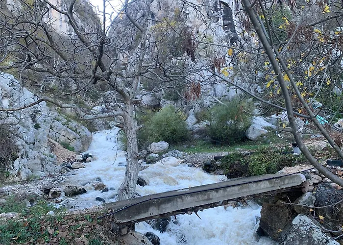 Bujtina Shpella E Plakës çerçan Appartement